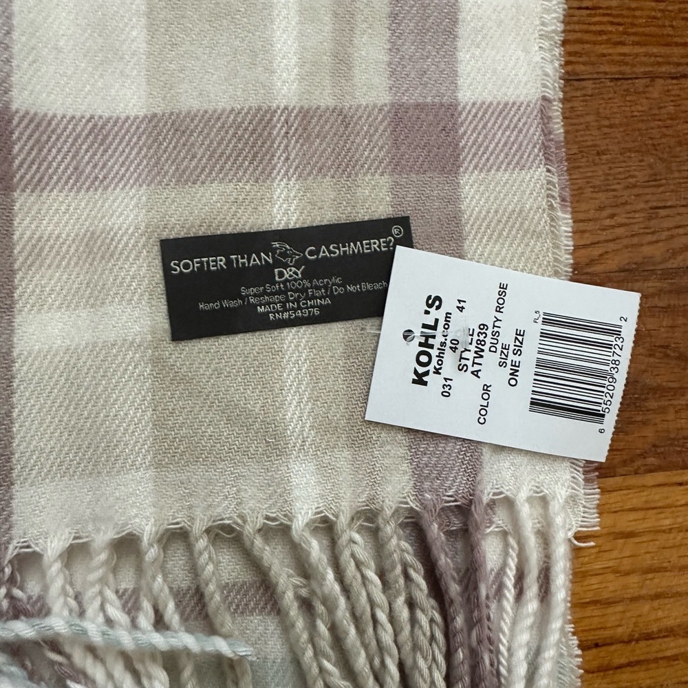 Khol’s | pink socks and scarf set - Picture 3 of 4